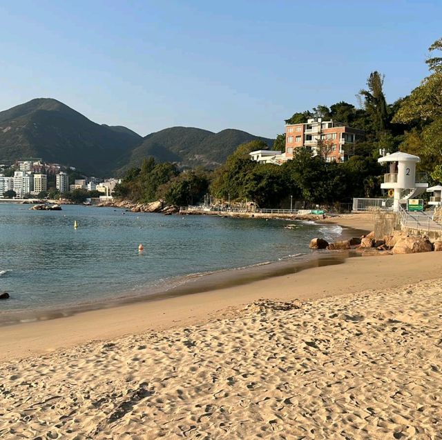 香港島南邊，淺水灣泳灘！流連忘返！