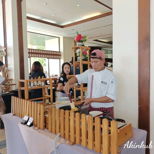 อาหารเช้า Sea View Coffee Shop ของโรงแรมการ์เดน ซีวิว รีสอร์ท