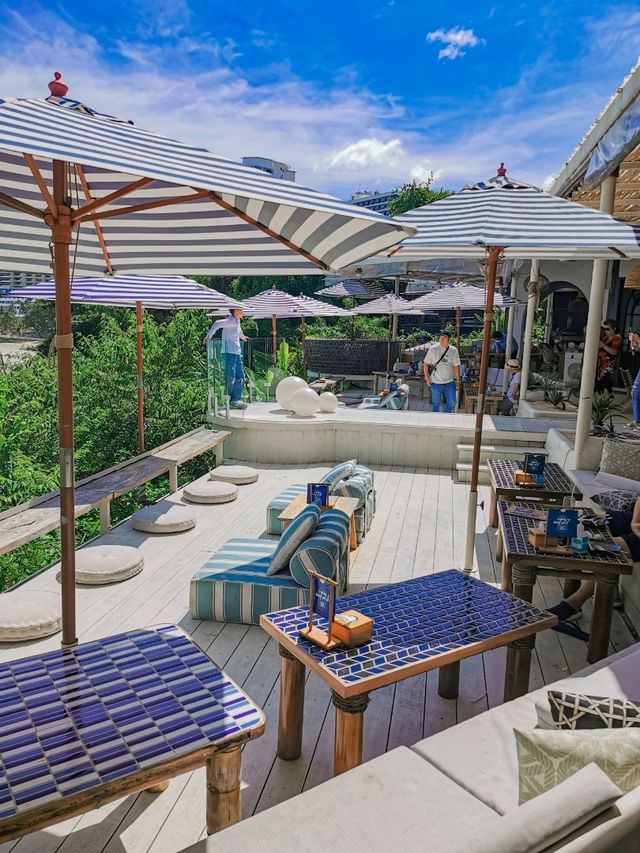 The Lunar Beach House พัทยา