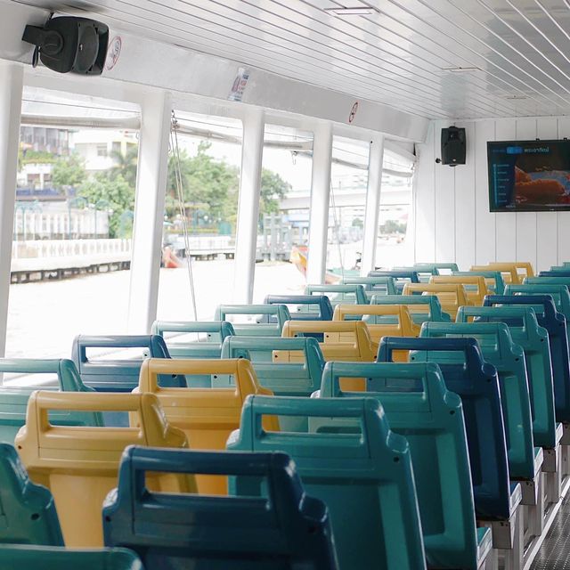 เรานั่งเรือเจ้าพระยาทัวร์ริสท์โบ๊ท(เรือธงฟ้า)🚤 