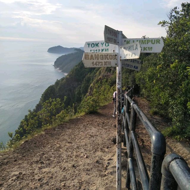 Bukit Keluang.. Great coastal scenery!