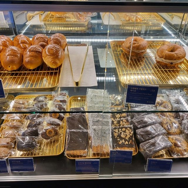 일산 미관광장 24시 카페 , 디저트가 맛있는 ' 하이테이블 ' ☕️ 