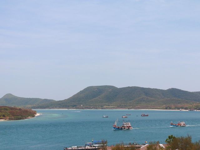 วิวเกาะแสมสาร จากวิหารหลวงพ่อดำ 🌴🌴
