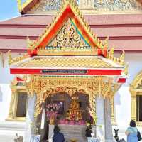 วัดชนะสงคราม  (อยากชนะ ฝ่าฟันอุปสรรคผ่านไปด้วยดี)