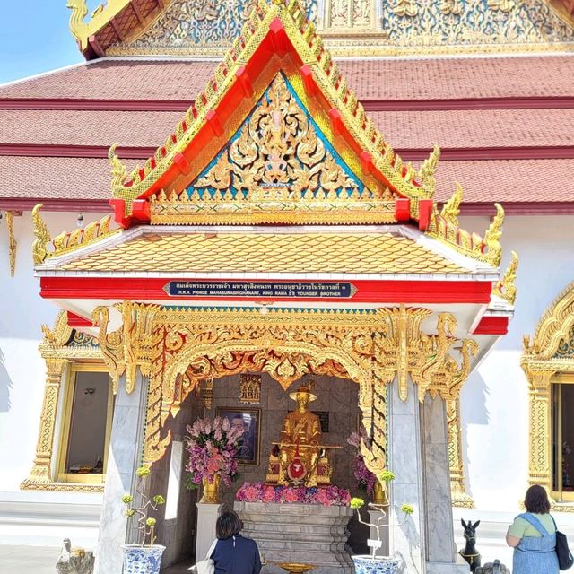 วัดชนะสงคราม  (อยากชนะ ฝ่าฟันอุปสรรคผ่านไปด้วยดี)