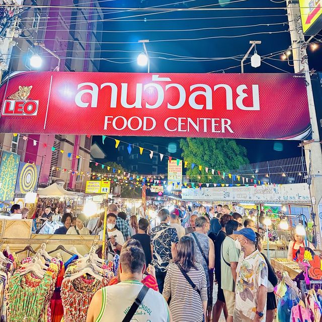 ถนนคนเดินวัวลาย เชียงใหม่ เดินเพลินทุกวันเสาร์ 
