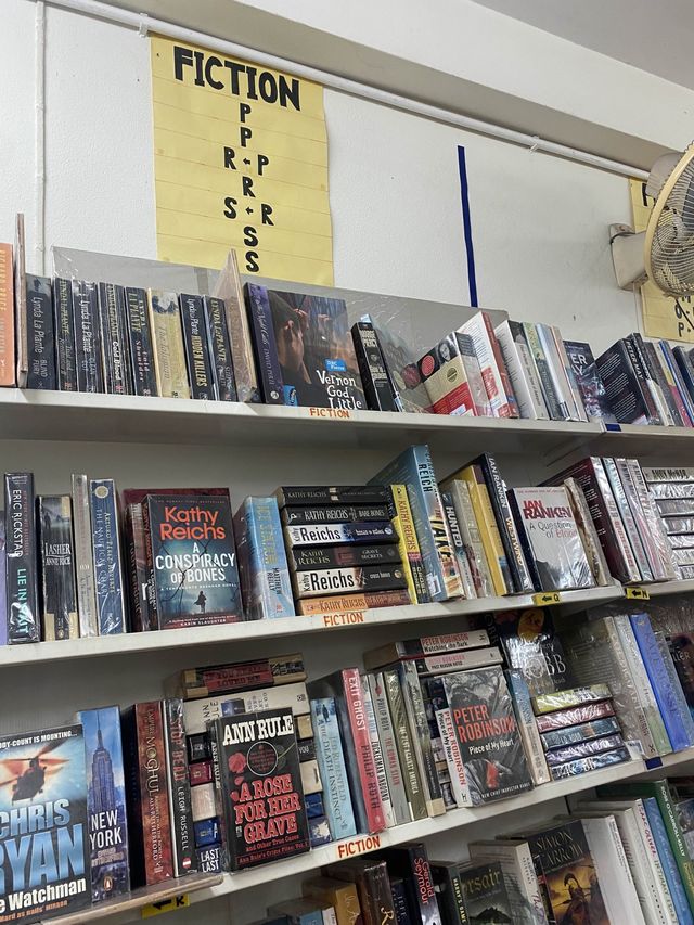 แนะนำ “ร้านหนังสือต่างชาติมือสอง” ที่ถนนข้าวสาร