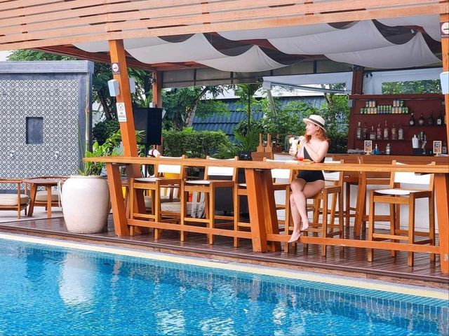ที่พักสวยสไตล์ชิโนโปรตุกีสผสมผสานความร่วมสมัย
ใจกลางเมืองป่าตอง