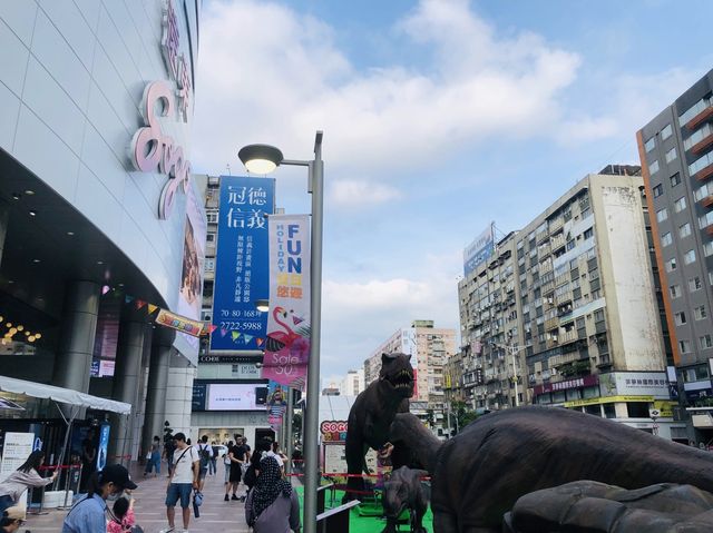台北｜🦖🦕暑假親子拍照📷打卡好去處📍 Far Eastern SOGO Taipei Zhongxiao Store 遠東SOGO 台北忠孝館