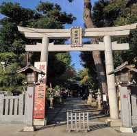 Shrine with guidance lion dog 