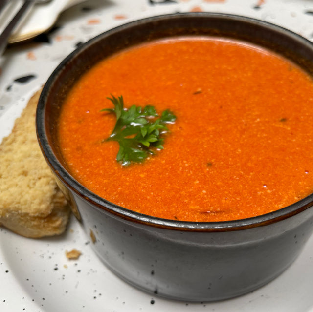 Heritage Cafe Bliss: Friends' Delight