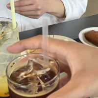 예쁜 창으로 보는 뷰 맛집 진해 어씨빅센터 ACCC 벚꽃시즌 완전 핫플