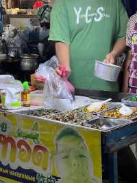 เกาะล้านไปไหนดี ⁉️ เดินฟิน กินเล่นที่ตลาดหน้าวัด 