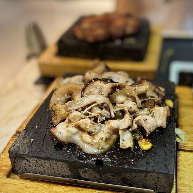 📍香港灣仔｜牛極 · 平民價鐵板燒香氣爆登🔥 仲有日式點餐機！