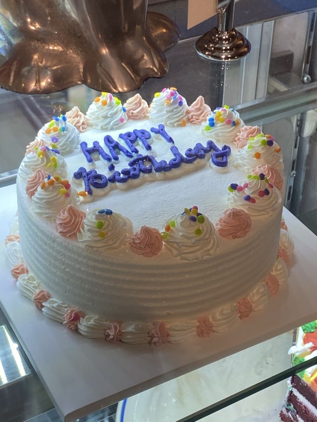 동화속 같은 카페 레터링케이크 원조 맛집 연남동 딩가케이크