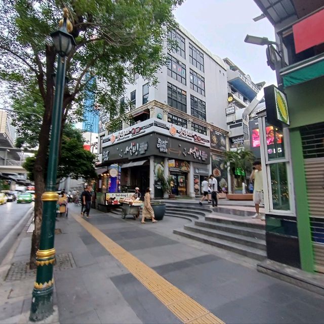 Korean Town In Bangkok?! Wow!!! Nice!!!
