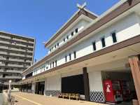 山口・萩。『幕末維新ゆかりの地』の看板あり『東萩駅』と観光にオススメ『スマイル貸自転車』