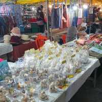 เดินชิล ชิม ช้อป ถนนคนเดินเมืองกระบี่