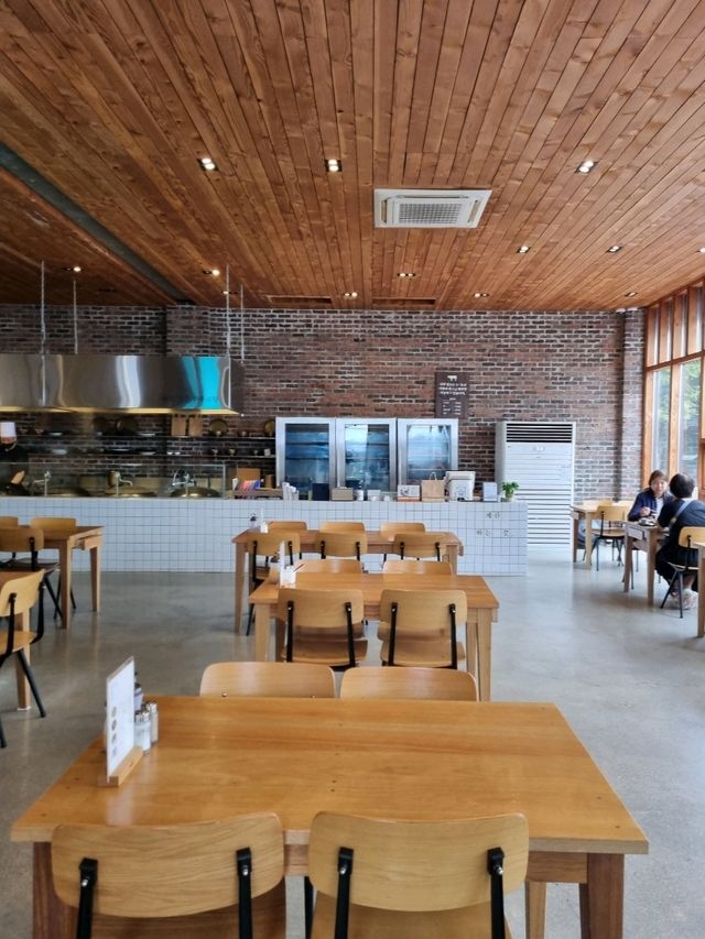 플리마켓과 함께 즐기는 감성 맛집