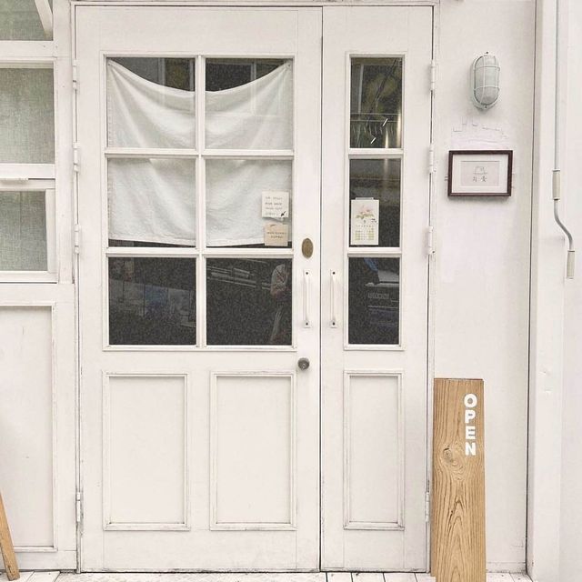 首爾純白咖啡店：舒適環境，香醇咖啡