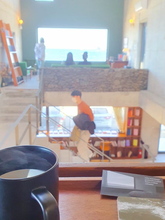 애월 바다를 보며 쉬어가는 오션뷰 카페🩵