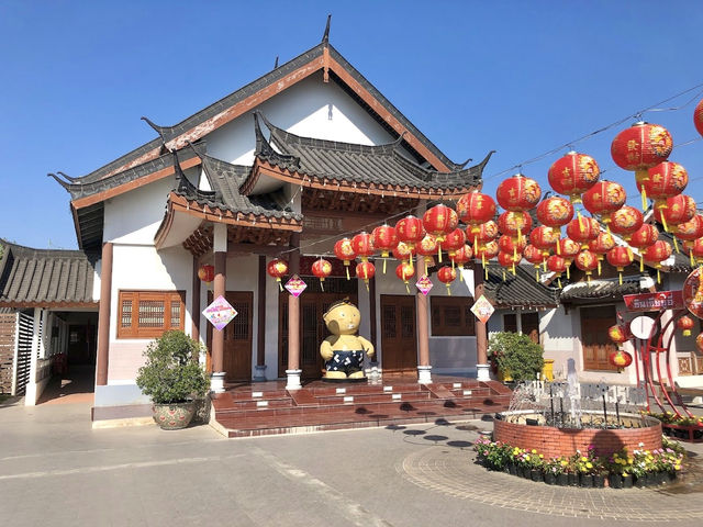 ศาลเจ้าสุดอลังการ ศาลเจ้าพ่อหลักเมืองสุพรรณบุรี