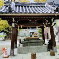 Peaceful Shrine near  Honmachi Sta. 