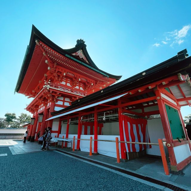 Memorable torii gates at the famous Kyoto Shinto s