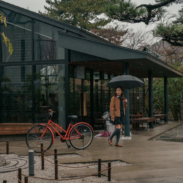 유네스코 세계문화유산으로 십엔뒷면배경인.우지보됴인