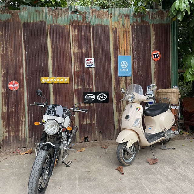 นั่งจิบกาแฟ ที่บ้านแวคาเฟ่
