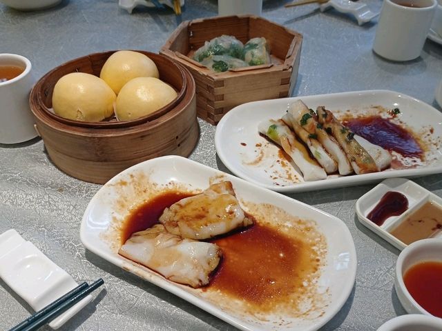 香港-銅鑼灣粵茶館