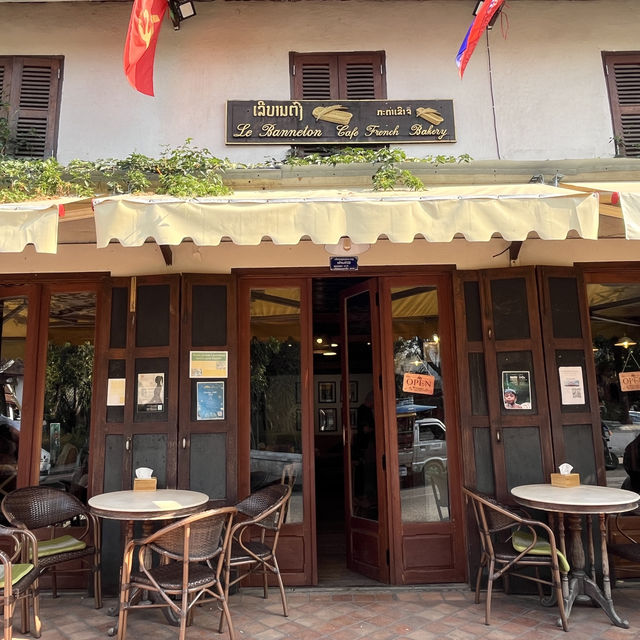 คาเฟ่สไตล์ฝรั่งเศสที่หลวงพระบาง