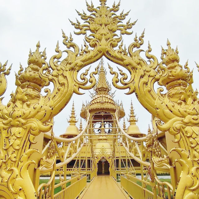 Wat Rong Khun temple @ Chiang Rai 🇹🇭