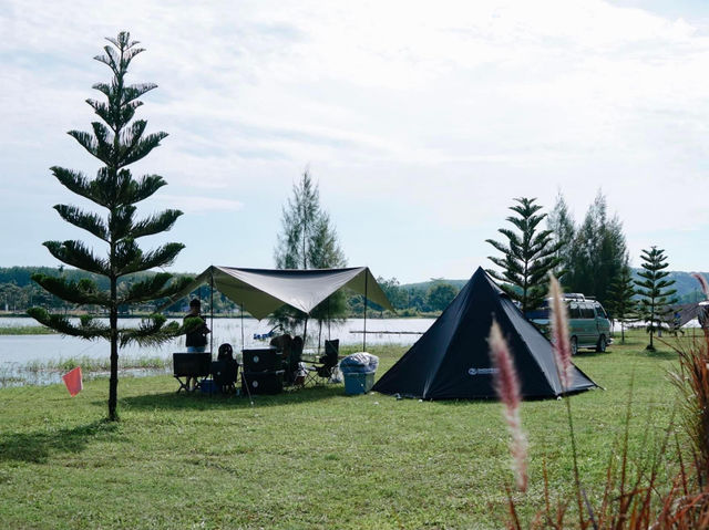 ลานกางเต็นท์หลักร้อยวิวหลักร้าน