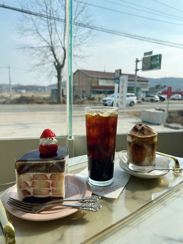 지금 당장 달려가야 할 과일 케이크 맛집🍰