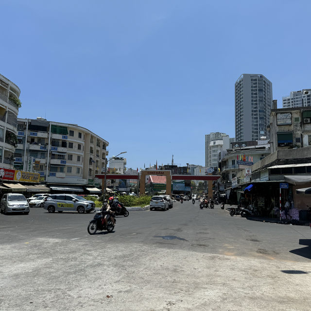 ตลาด Dam Market (Chợ Đầm)