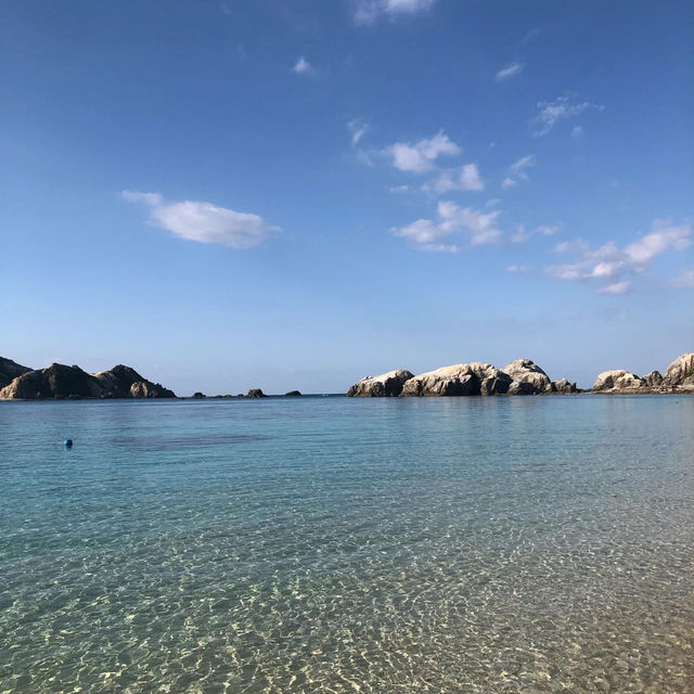 「牛込海岸：夕陽美景、飛機穿梭，絕佳觀賞時機」