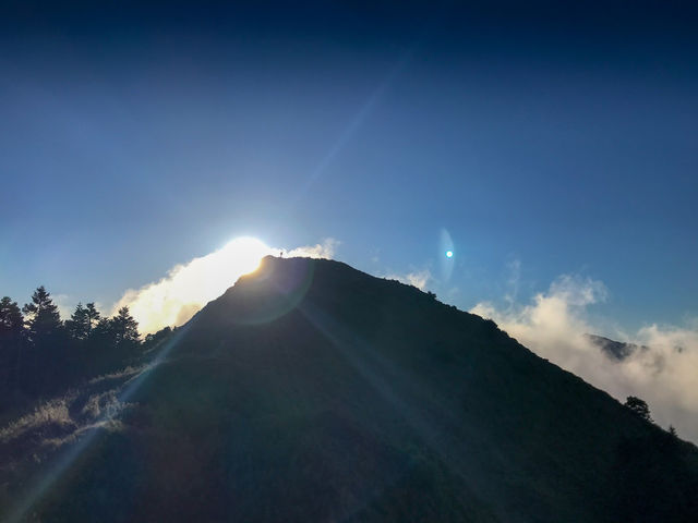 台灣桃山日出雲海