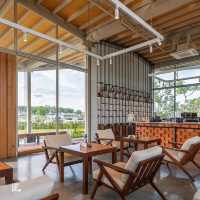 CHARN CAFE & BISTRO คาเฟ่สไตล์โฮมมี่ระยอง