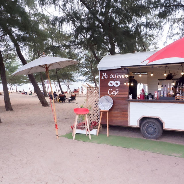 PN Infinity Cafe คาเฟ่สุดชิลริมหาดแหลมเจริญ