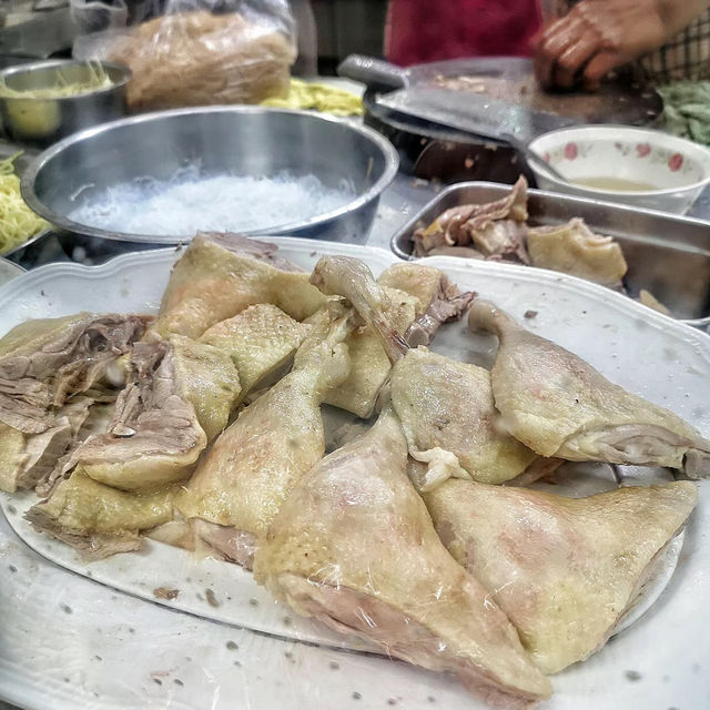 「鴨肉扁」經典美食代表，風味絕佳