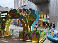 「YOHO MALL 形點| Yuen Long」：七彩繽紛型格夜燈，天氣清爽適合拍照