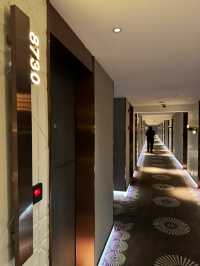 🏢 Modern Hotel in Old Building 