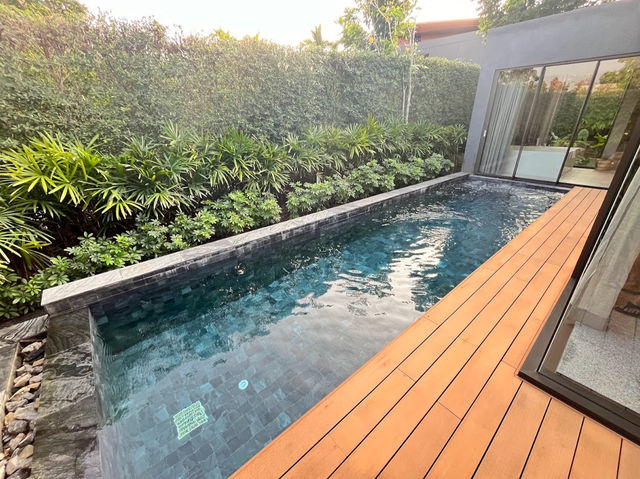 「梅森酒店：芭堤雅靠近海邊五星級：超級豪華泳池別墅」