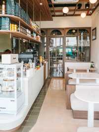 曼谷的Rebellion Café，咖啡店以其獨特的飲食文化