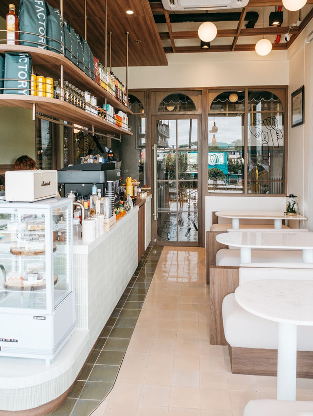 曼谷的Rebellion Café，咖啡店以其獨特的飲食文化