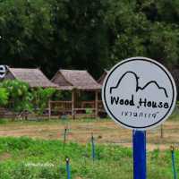 Wood House Cafe คาเฟ่ธรรมชาติ วิวเขาฉกรรจ์
