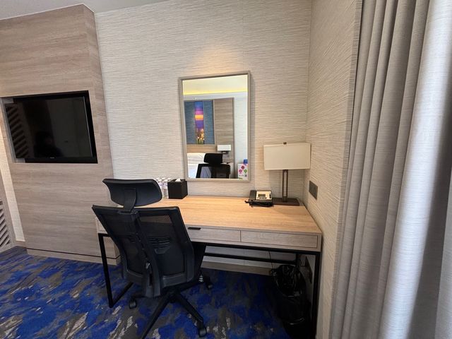 Royal Plaza on Scotts - Premiere King Room