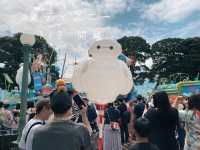 夏ディズニー！ベイマックス散水イベント