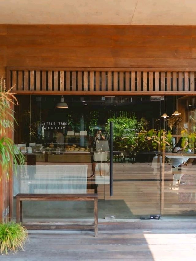 Little Tree Grocert คาเฟ่เรือนไม้
